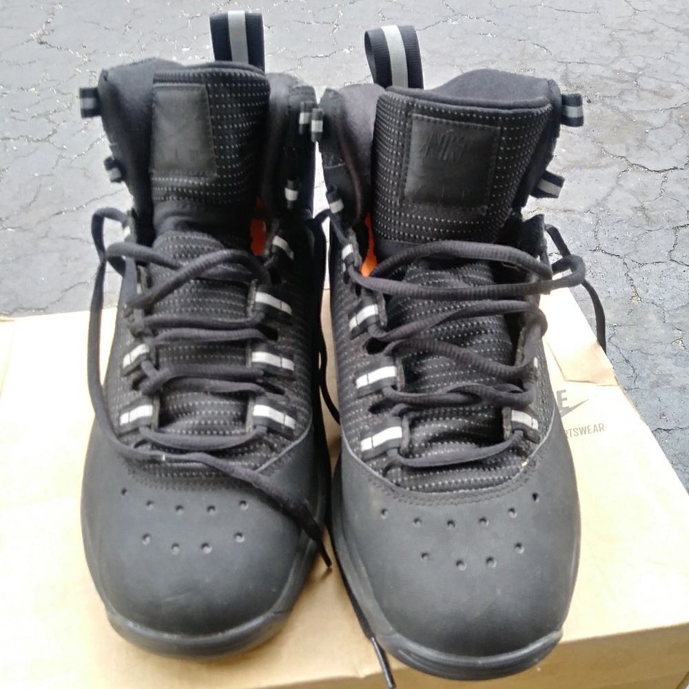 Nike Darwin